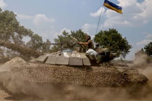 Porosheno threatens martial law in Ukraine