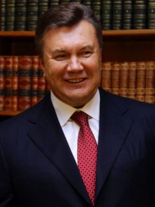 Poroshenko Signs Law Allowing Yanukovych Conviction In Absentia