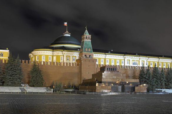 The Kremlin Hierarchy Is Fast Decaying