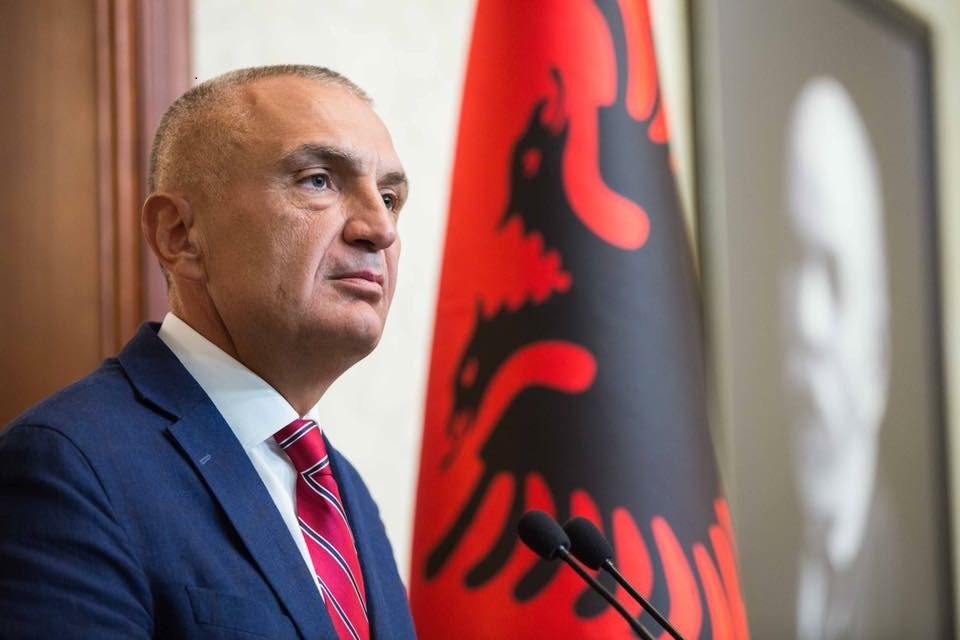 Albanian President Ilir Meta has sent a letter with requests for clarification to the Constitutional Court as this latter prepares to rule on the Parliament’s decision to dismiss him next Tuesday (1 February).  The letter sets out several requests for clarifications as Meta accuses the court of failing to communicate with his office in due manner regarding the trial.  In his letter, Meta wishes to know what procedures the court followed when deciding which case judge to appoint to his matter. He also wants to receive more information on what evidence was presented in support of the Parliament’s decision to sack him.  Finally, Meta points out that the case was brought to the Supreme Court in July 2021. Under the law, the Court must present a decision within three months, instead the ruling has been delayed for several months, undermining his right to due process.  In a historical first, the Albanian Parliament dismissed President Ilir Meta last June for “serious violations” of the Constitution during the April electoral campaign. 105 MPs in the 140-seat parliament voted for Meta’s dismissal, 7 MPs voted against, and 3 abstained.  During the April electoral campaign, Meta accused the government of being involved in preparations to rig the elections, of colluding with criminal gangs to buy votes, and called on people to defend their vote.  The decision was forwarded to the Constitutional Court for its review. For the dismissal to be finalized, 5 of the 7 members of the Constitutional Court should support Meta’s dismissal, including at least 1 judge proposed by him.