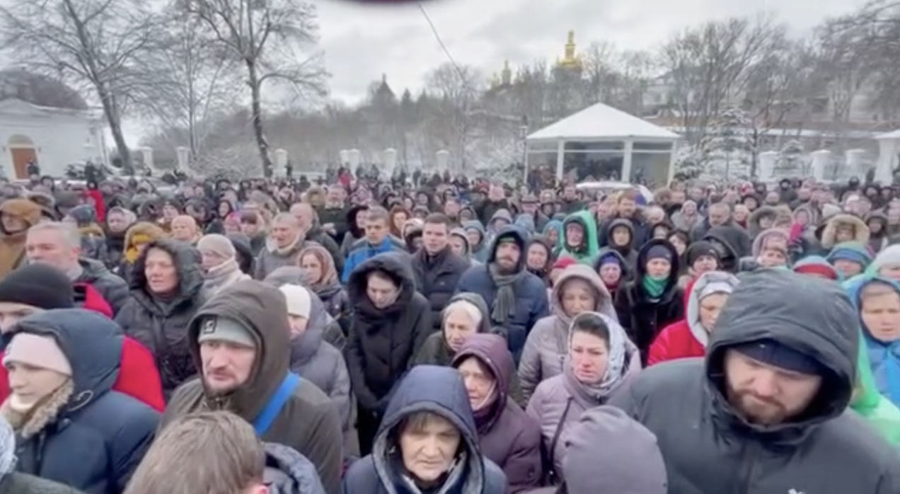 BREAKING VIDEO: Thousands Of Orthodox Ukrainians Gather To Pray As Zelenskiy Closes Centuries Old Ukrainian Orthodox Christian Monastery - Tsarizm