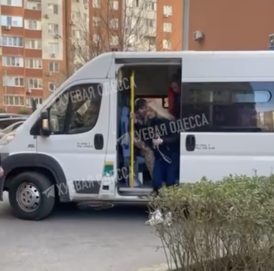 Ukrainian Recruitment Agents Caught Using Ambulances To Snatch Men Off Street, In Spite Of Wailing Wife