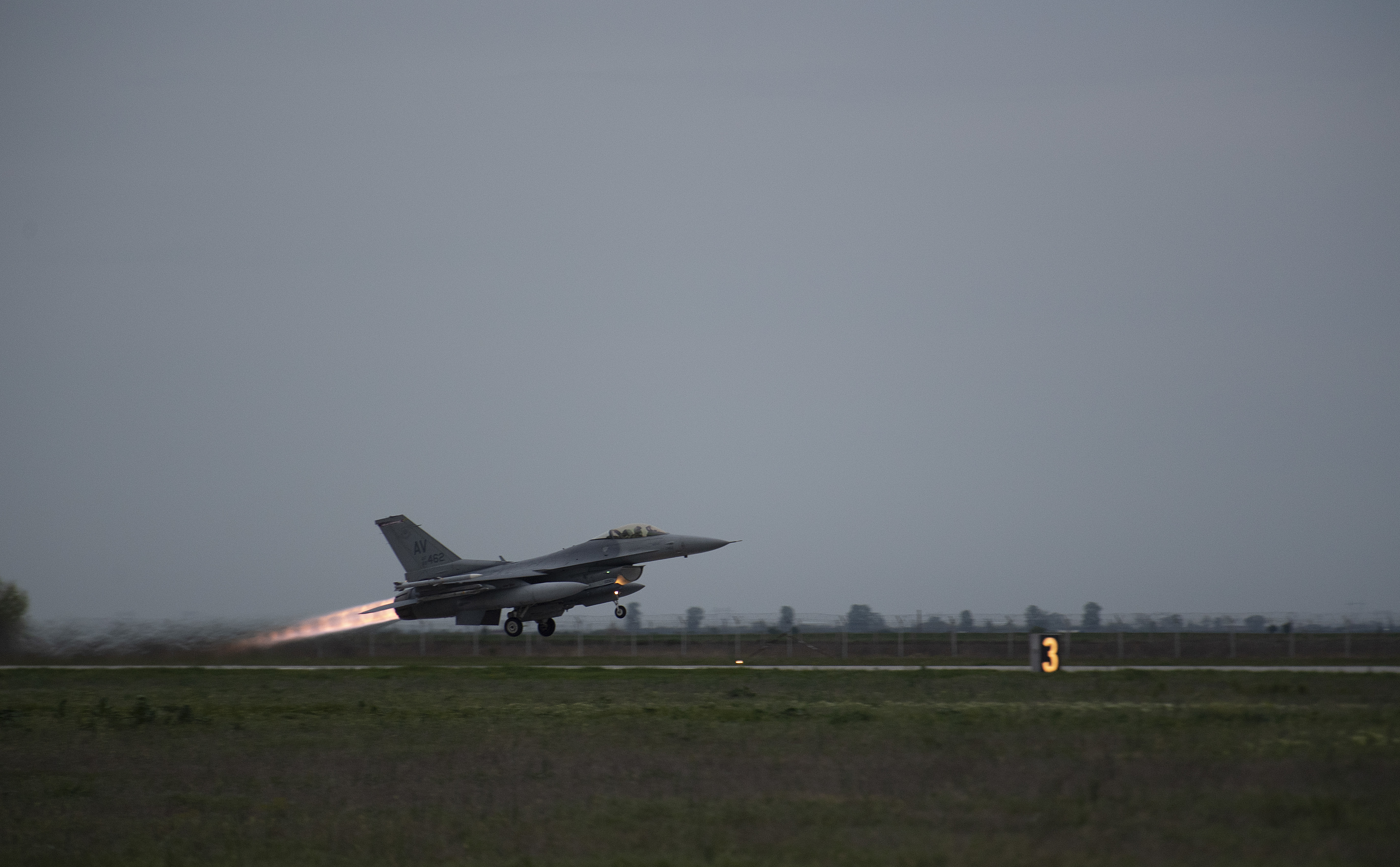 USAF F-16 Fighting Falcon takes off at 86th Air Base Romania
