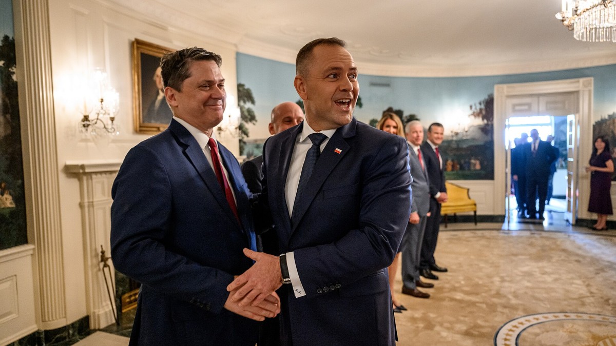 Trump greets Polish President Nawrocki at the White House